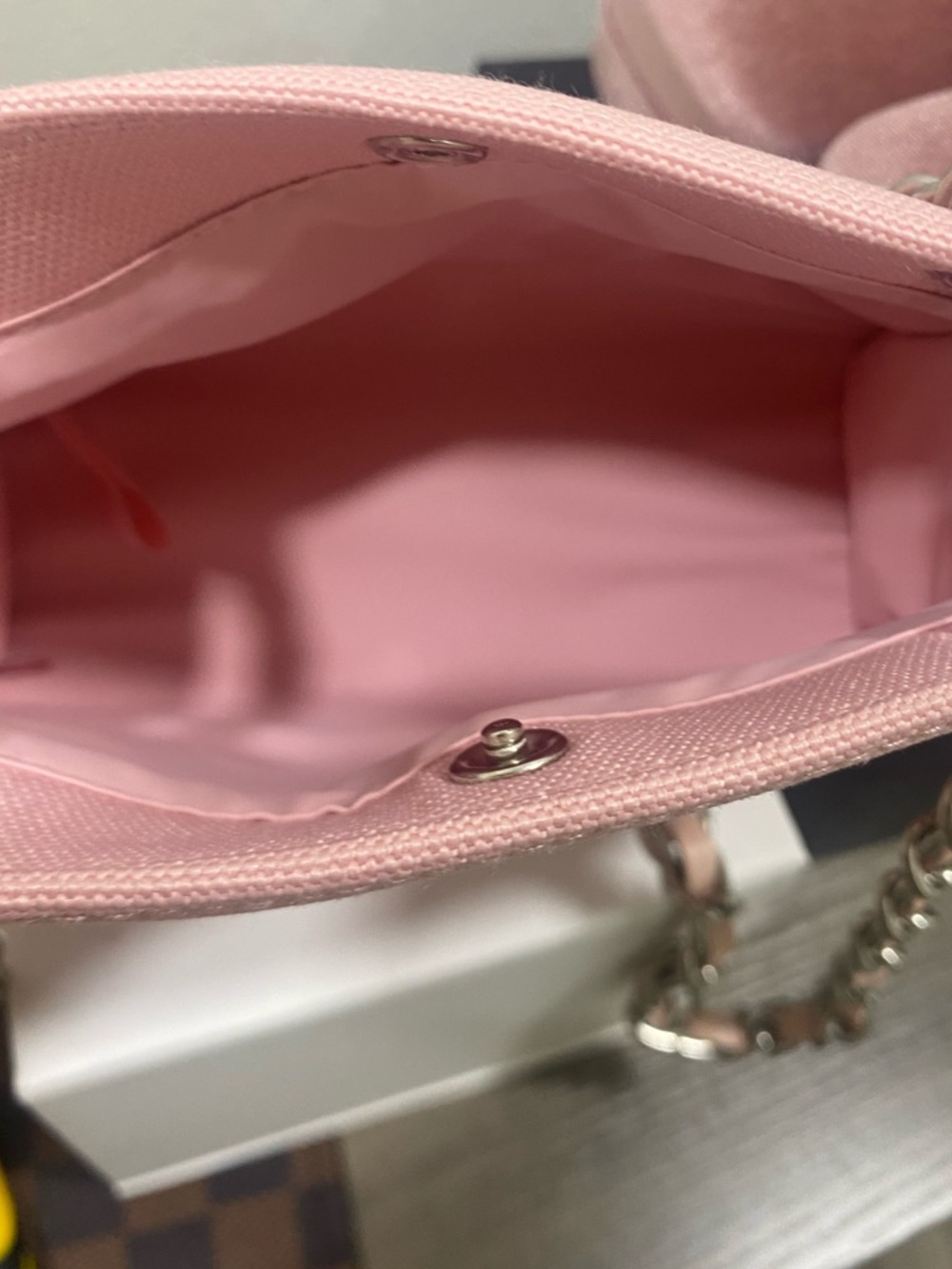 Dior Beauty GWP Pink Canvas Shoulder Bag with Silver Chain - Picture 2 of 7